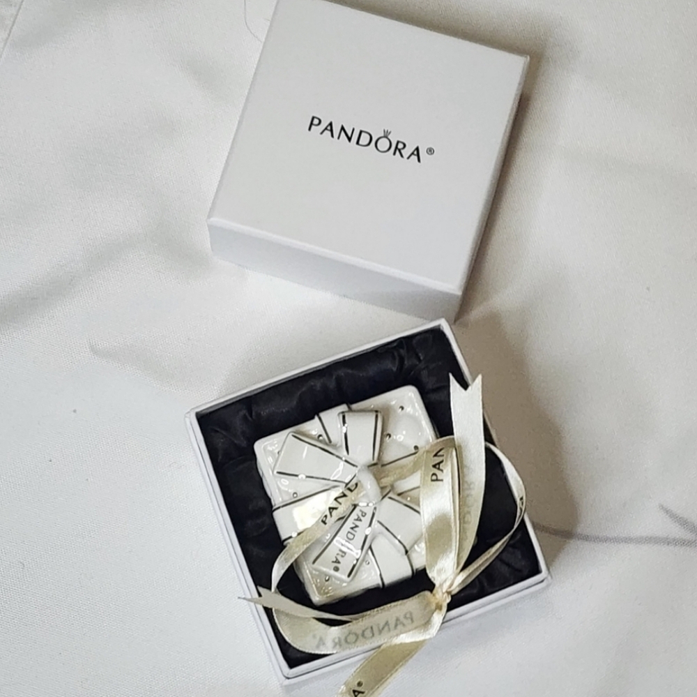 Pandora 2016 Christmas Ornament